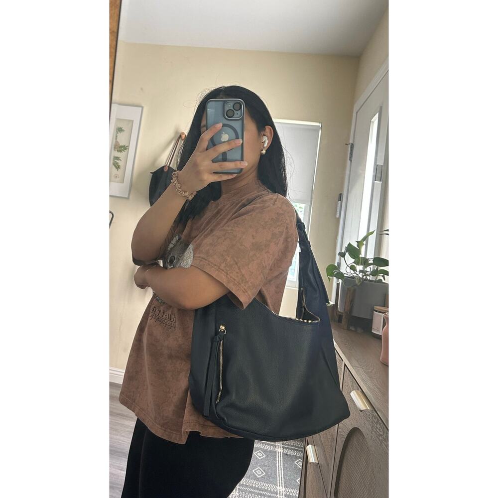 Tote Le Monde Navy Blue leather shoulder bag - Picture 9 of 9